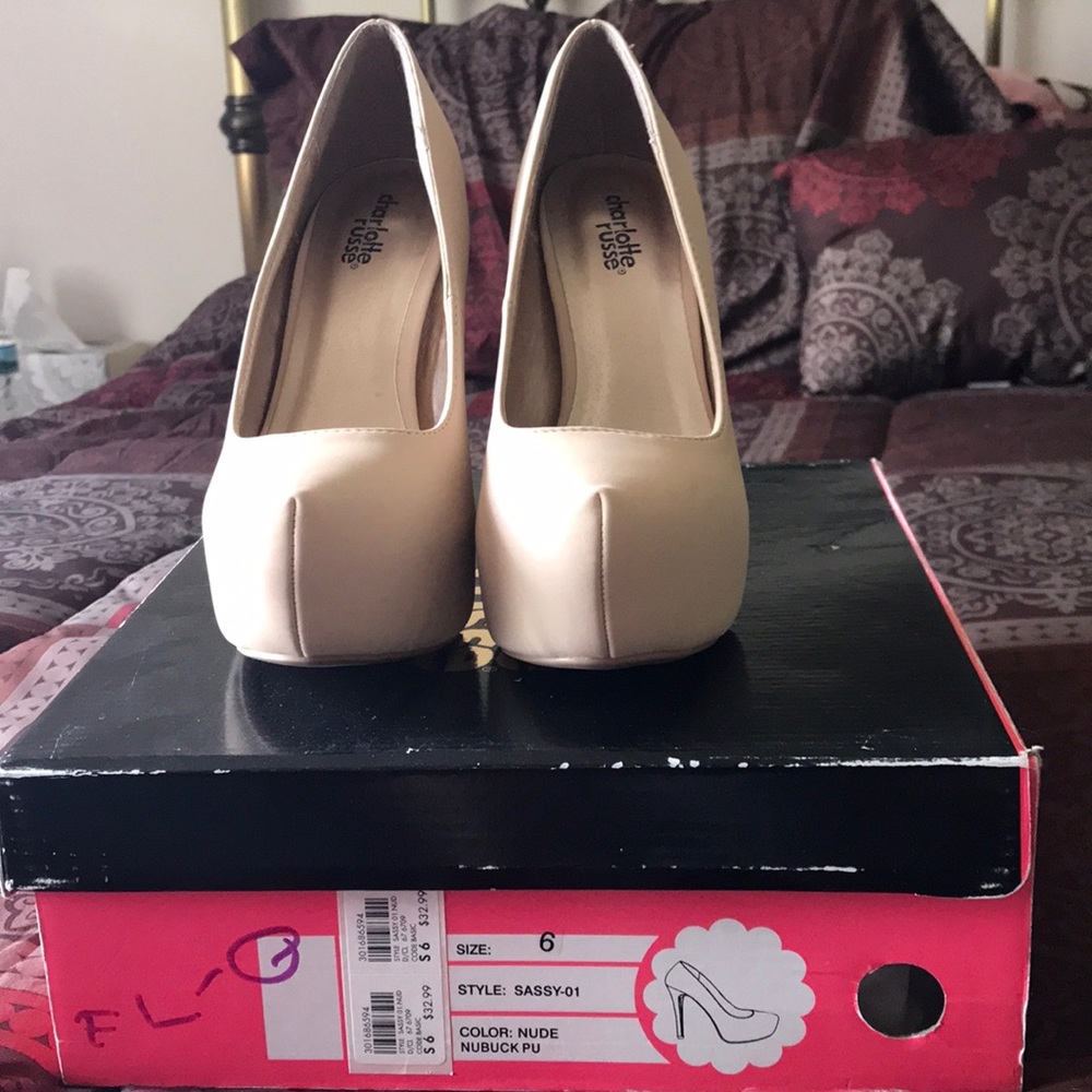 NWT Charolette Russe Heels Size 6